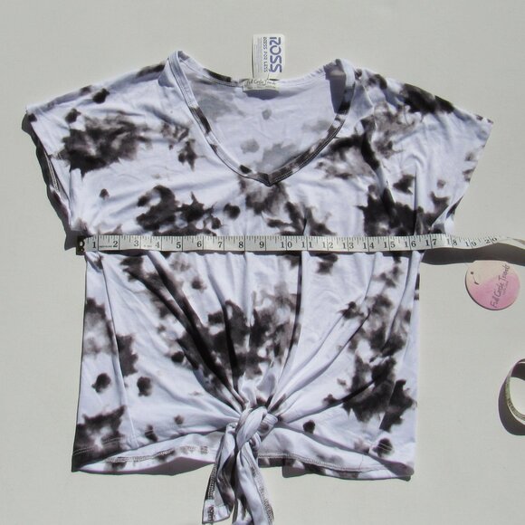 Full Circle Trends Women Black/White Tie Dye Short Sleeve Front Knot Tee Blouse - Picture 4 of 5